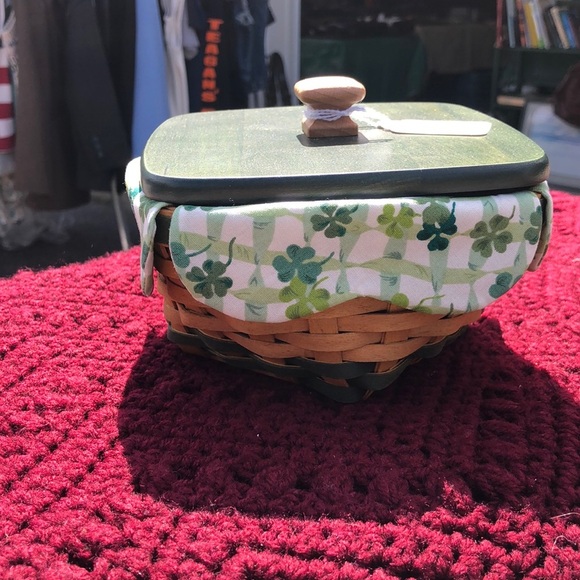 Shamrock Twist Basket Combo with Green Wooden Lid - Picture 1 of 4